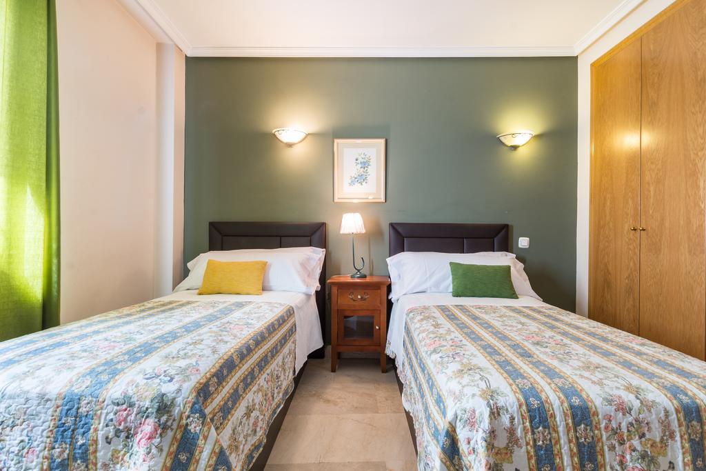 Apartamentos Caballero De Gracia Madrid Extérieur photo