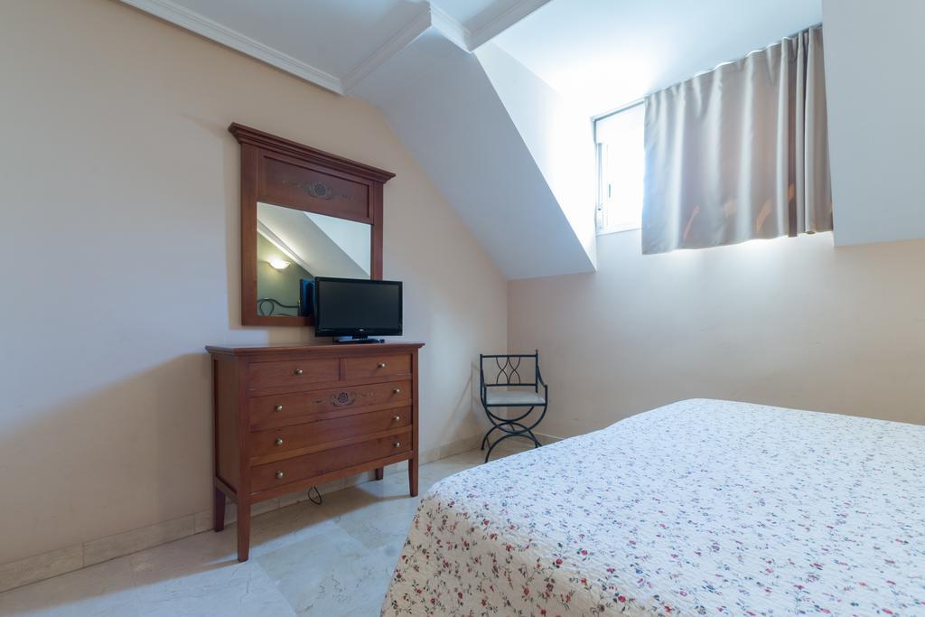 Apartamentos Caballero De Gracia Madrid Extérieur photo