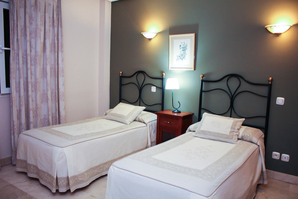 Apartamentos Caballero De Gracia Madrid Extérieur photo
