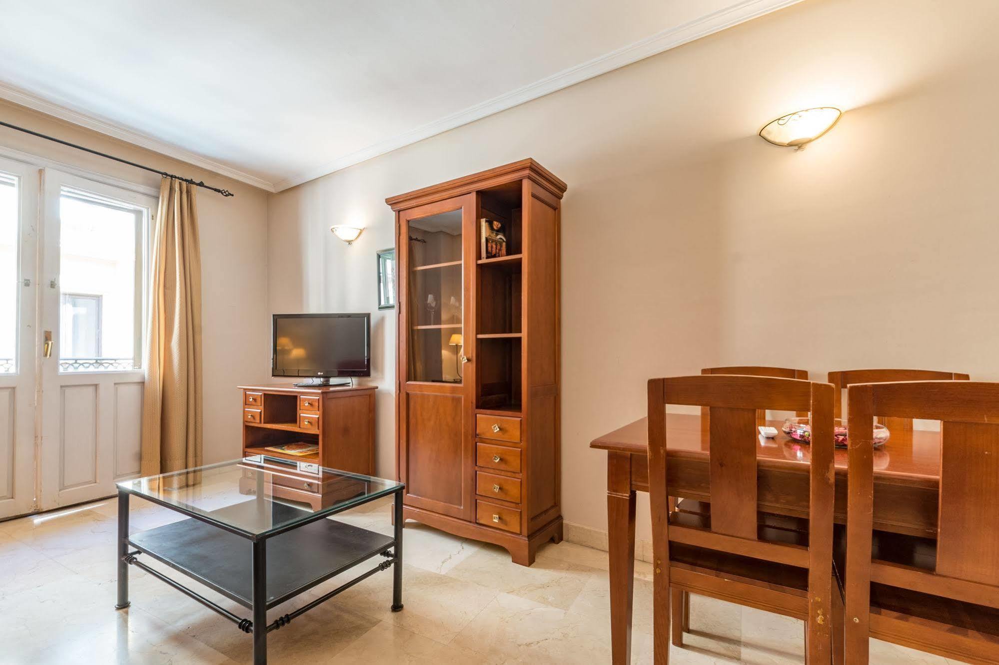 Apartamentos Caballero De Gracia Madrid Extérieur photo